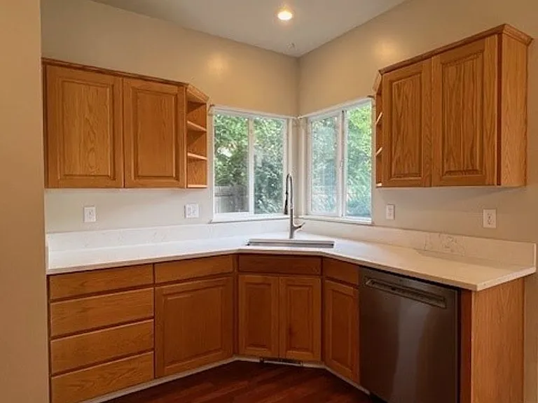 378 S Winthrop Way — Photo 12