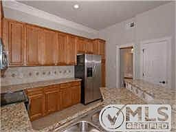 4th image of 5613 Lindell Ave #1