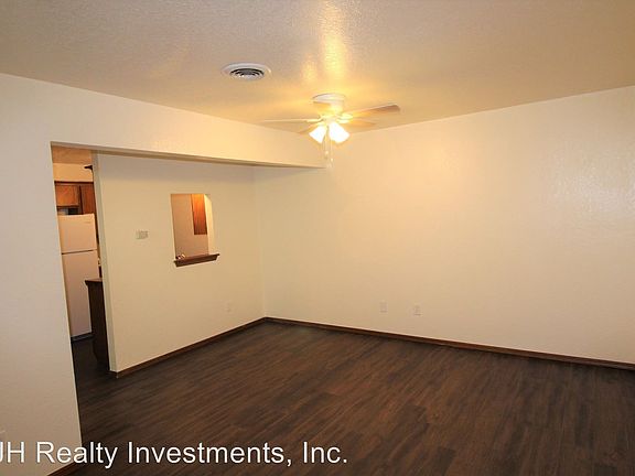 4th image of 1901 E Lindsey St APT 12A