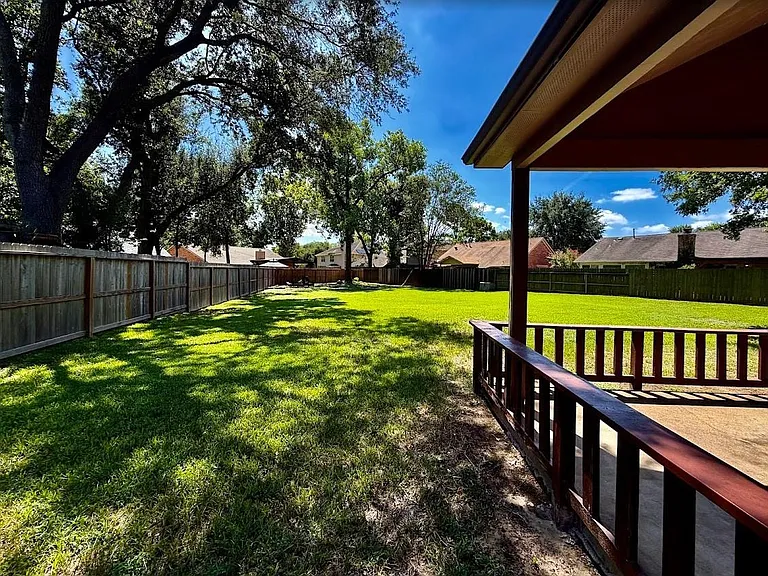 10307 Linecamp Dr — Photo 24