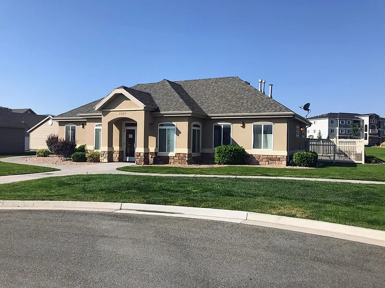 213 W Ridge Rd — Photo 40