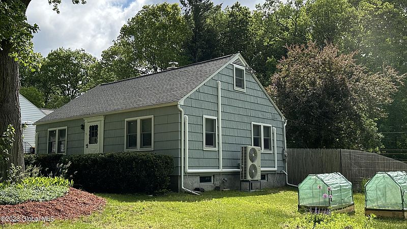 3rd image of 5 Ayre Drive