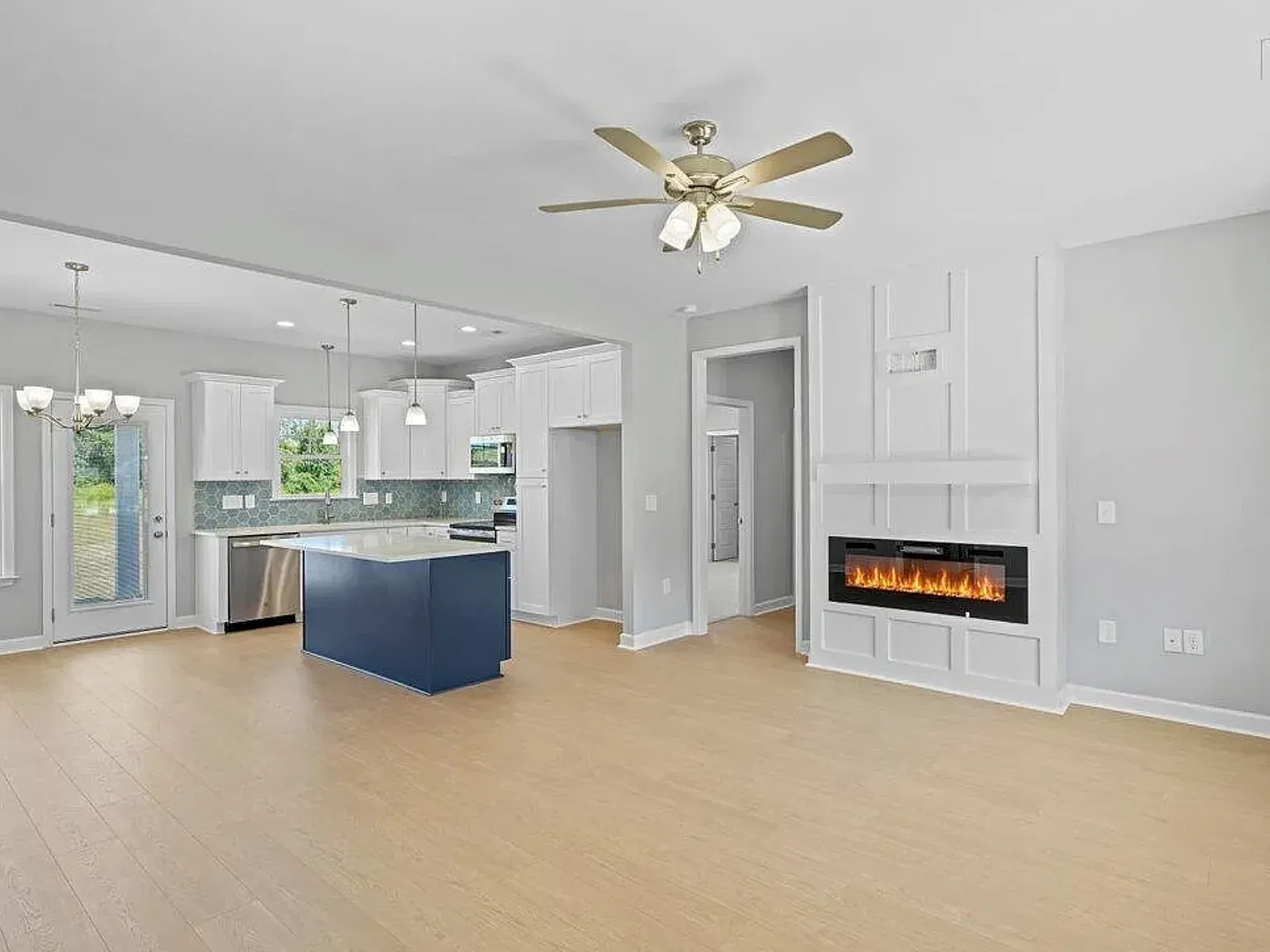 3 bed, 1291 sqft, $1,895 — Photo 4