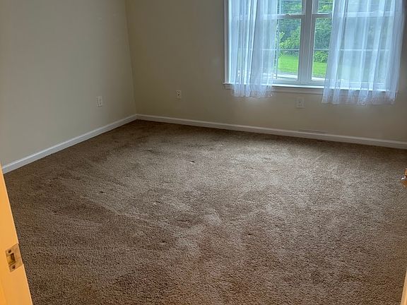 4th image of 252 N Walnut St Ste 205