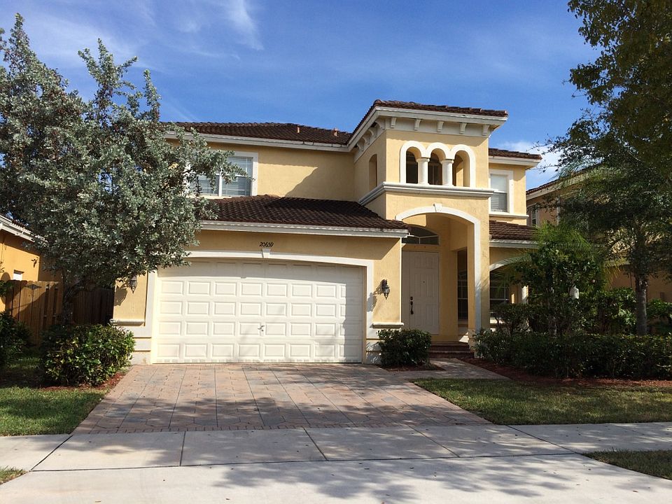 1st image of 20659 SW 91st Ct