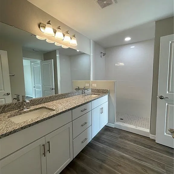 1617 NW 6th Ave — Photo 5