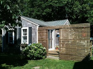 132 Edgartown Rd, Tisbury, MA 02568