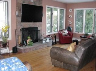 13 Parkside Ct, Pomona, NY 10970