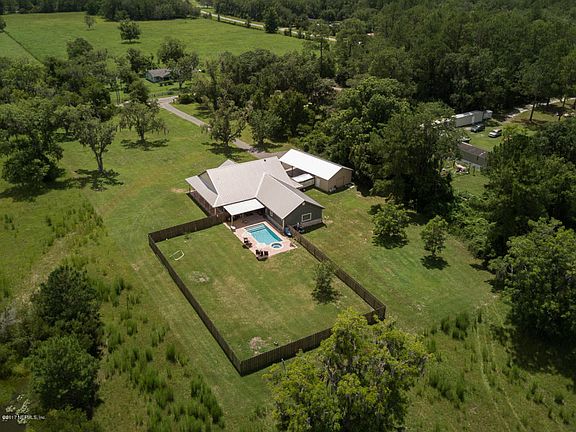 5th image of 10488 SE 49th Ave