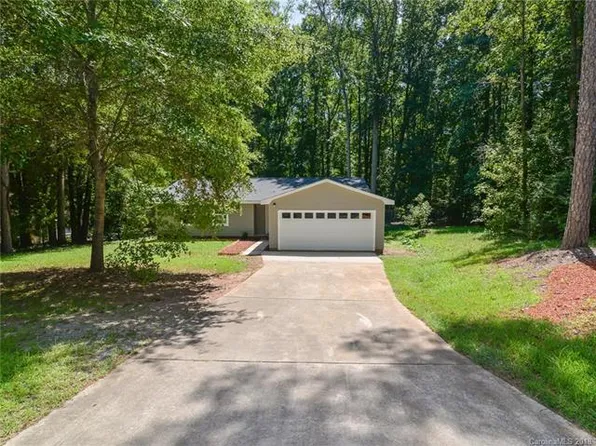 7839 Douglas Dr, Charlotte, NC 28217