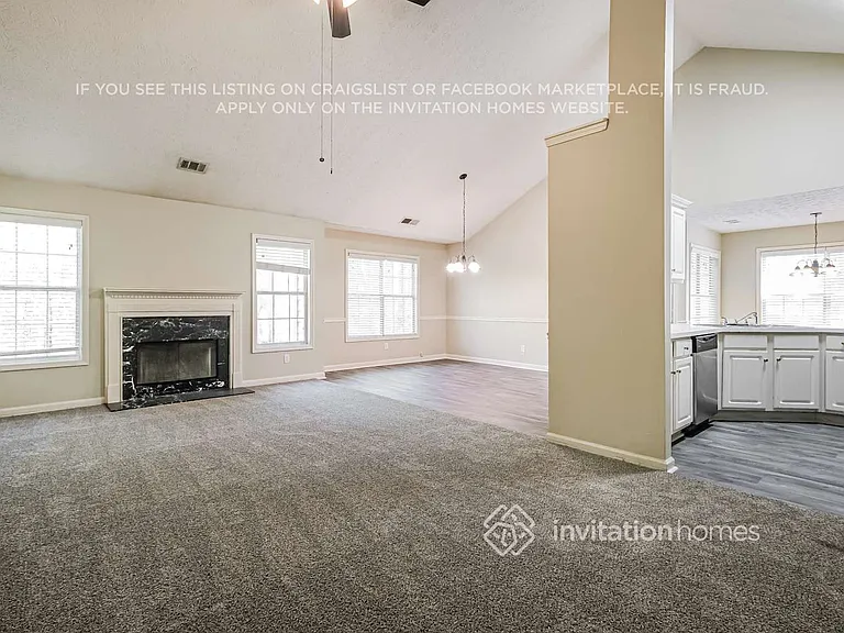 2604 Carolina Ct — Photo 6
