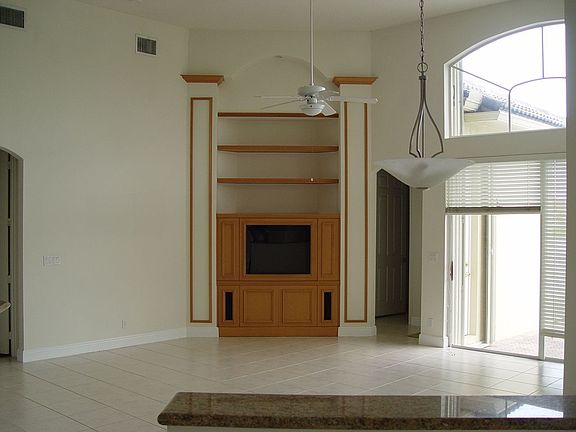 Spacious family room with build in Entertainment center