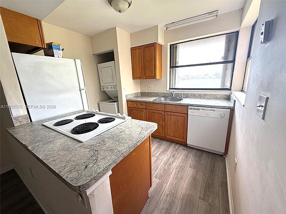 3rd image of 800 Independence Dr #800I