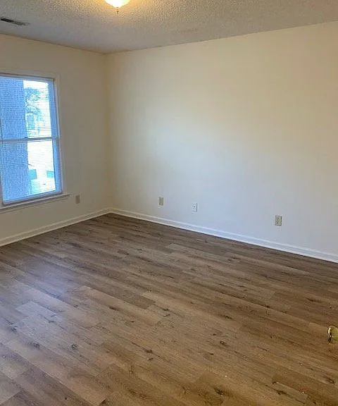 122 W Victoria Ct — Photo 8