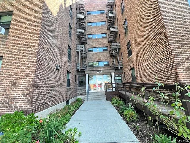73-03 Bell Blvd #5M