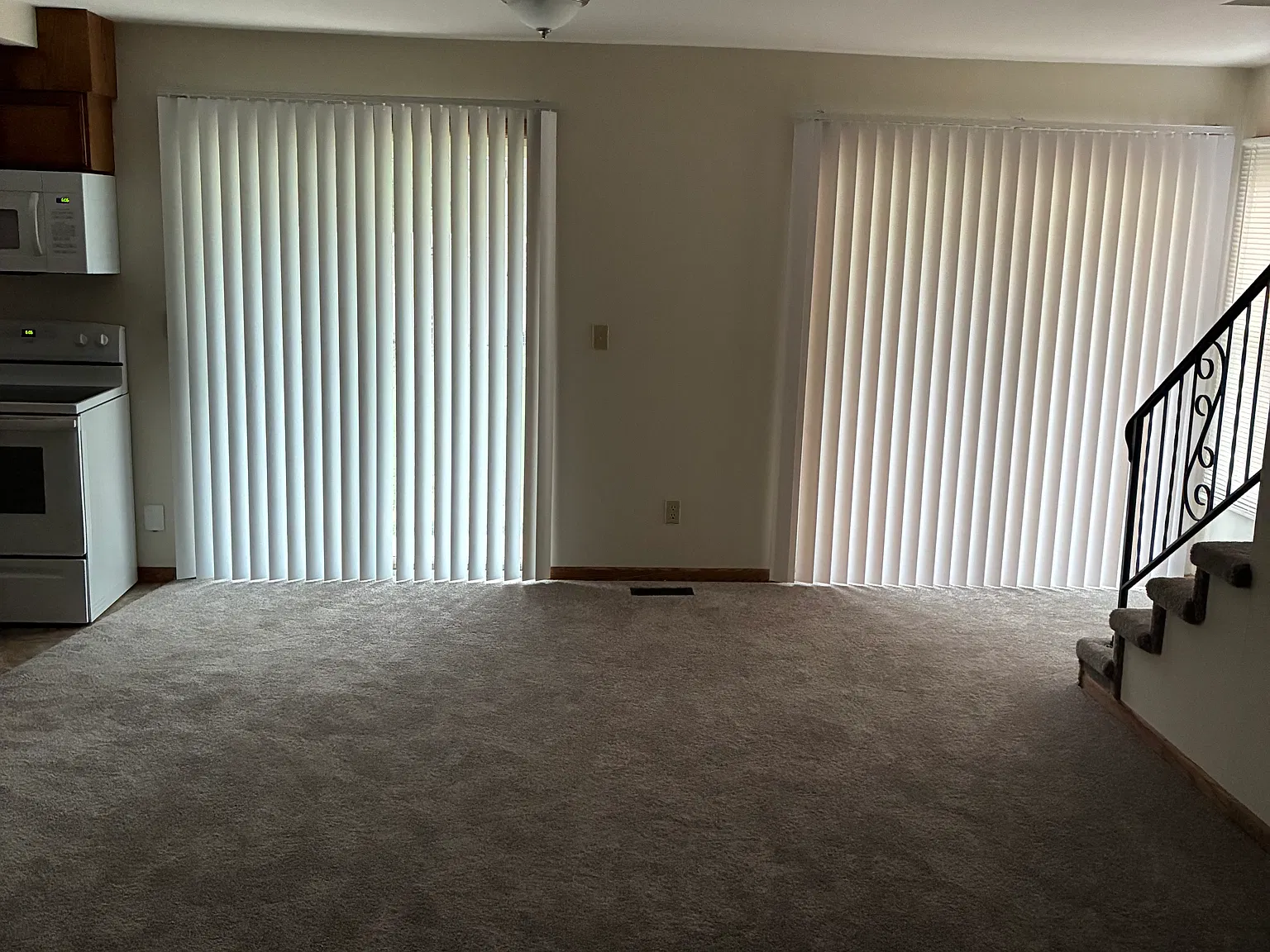 3 bed, 1500 sqft, $1,350 — Photo 2