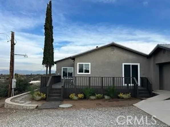 10421 El Centro Rd, Oak Hills, CA 92344