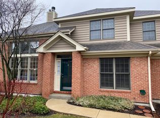 3737 King George Ln, Saint Charles, IL 60174