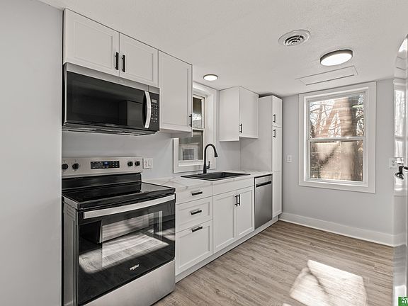 3rd image of 1305 Campanile Rd