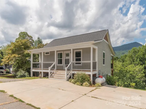 185 Midland Dr, Waynesville, NC 28785