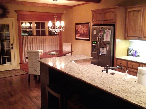 Kitchen/breakfast nook