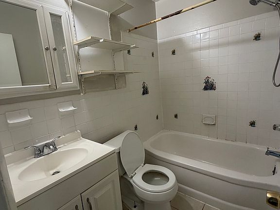 3rd image of 9455 Fairfax Blvd APT 304