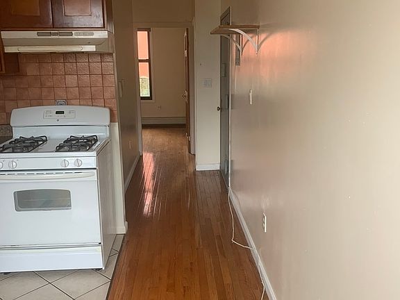 4th image of 584 Lafayette Ave APT 3