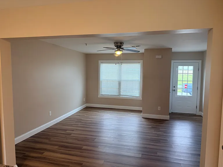 1331 Filbert St — Photo 3