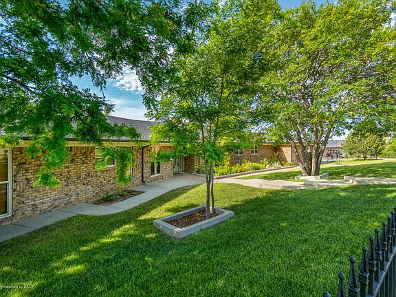 4th image of 100 Lago Vista St