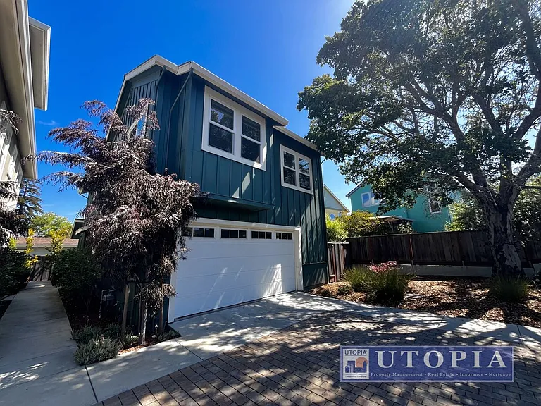 Spacious and Modern 3-bedroom, 3.5 bathroom in Seabright just minutes away from the Beach Boardwa... — Photo 2