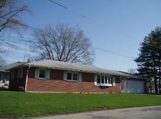 221 W Kerr St, Sycamore, IL 60178