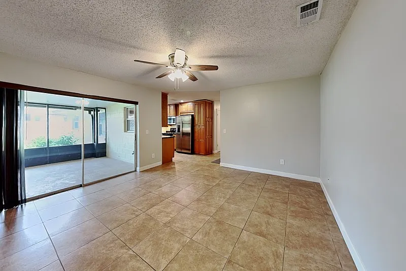 4 bed, 2.0 bath, 1625 sqft, $2,499 — Photo 4