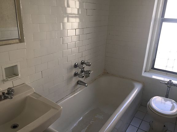 5th image of 284 Eastern Pkwy APT 2J