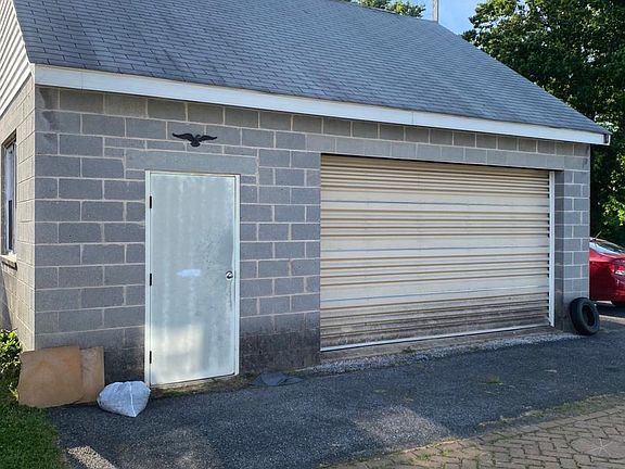 detached garage