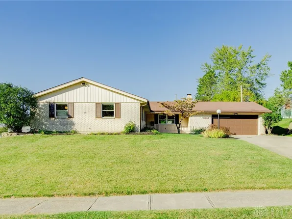 3158 Meadow Wood Dr, Springfield, OH 45505