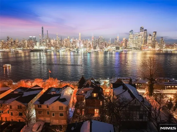 31-33 Hamilton Ave, Weehawken, NJ 07086