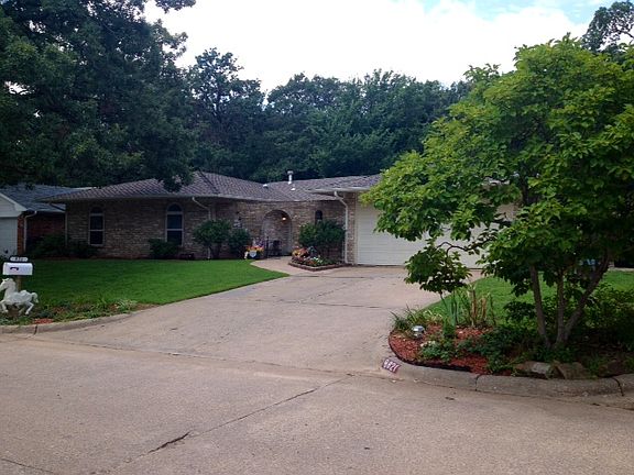 2nd image of 821 N Peniel Ave