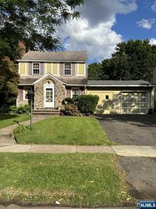 34 Bennett Ave, Rochelle Park, NJ, 07662