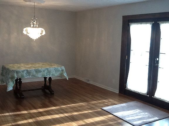 Living room dining room.