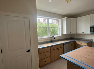 216 Hull Ave #1, Olyphant, PA 18447