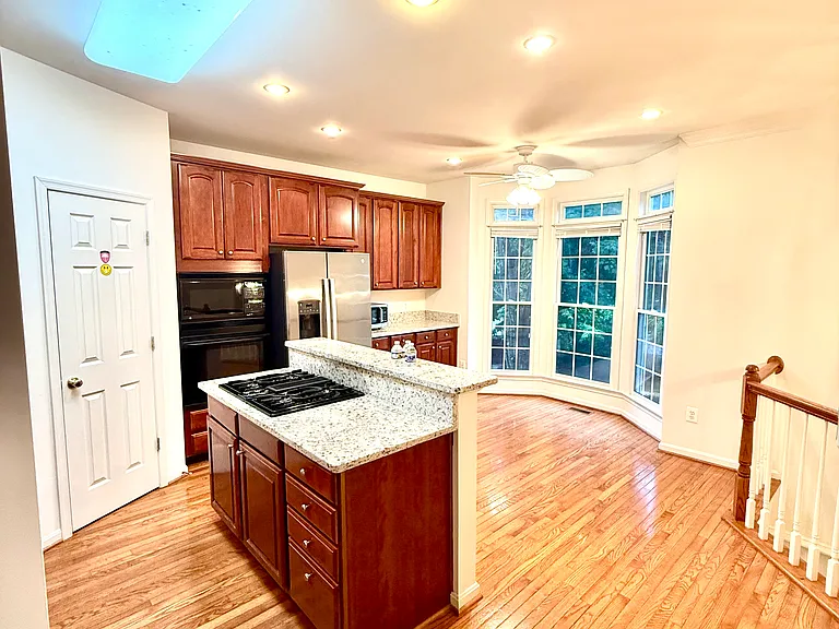 4028 Heatherstone Ct — Photo 2