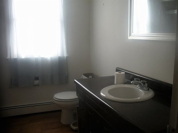 5th image of 30 Woodland Ave