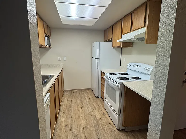 The Lexington Apartments — Photo 27