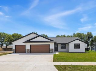 1916 Golden Gate Way, Holmen, WI 54636