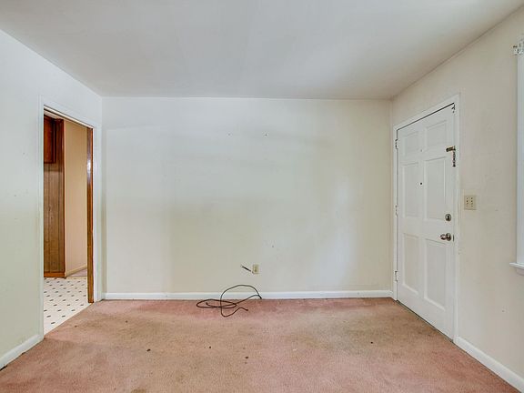 4th image of 413 Highland Ave