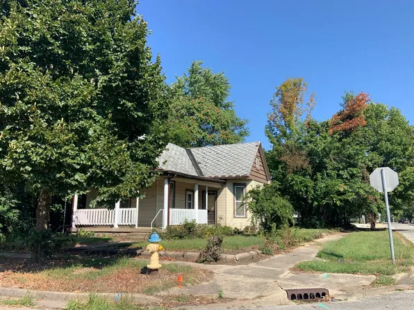 1330 Woodley Ave, Terre Haute, IN 47804