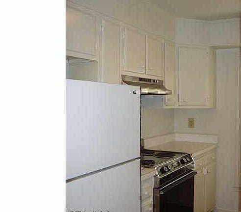 5th image of 5015 Lawndale Dr APT A