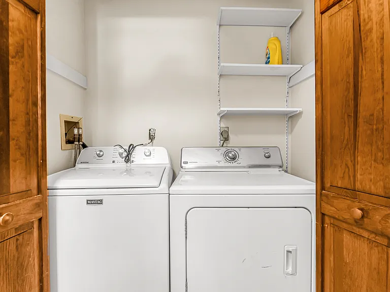 33 Serafin Ct — Photo 38