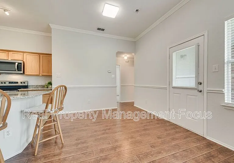 1004 Trickham Dr — Photo 14