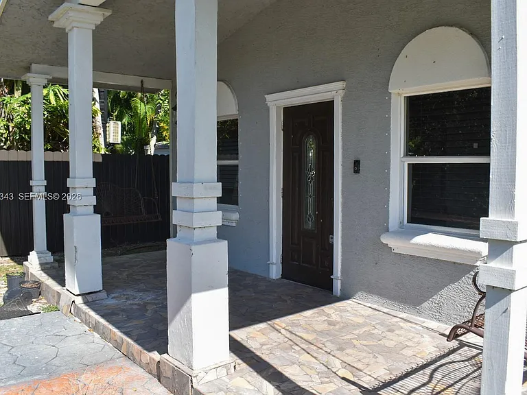 2218 N Harding St — Photo 22